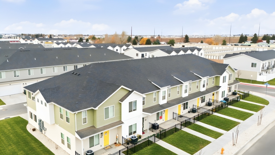 02-Fiona-Exterior-Edited