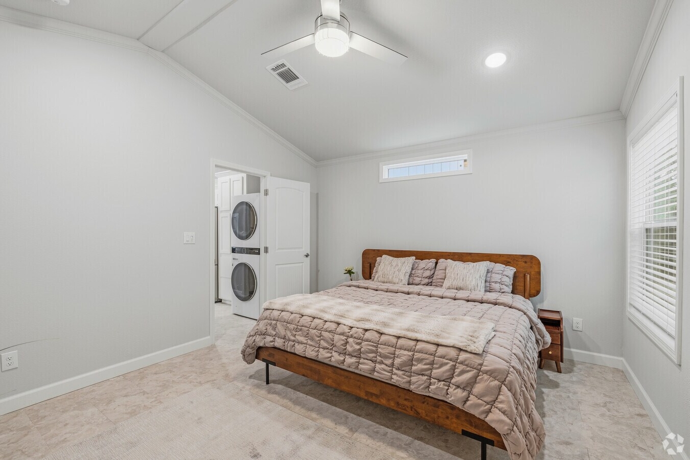 casata-san-marcos-san-marcos-tx-primary-bedroom (1)