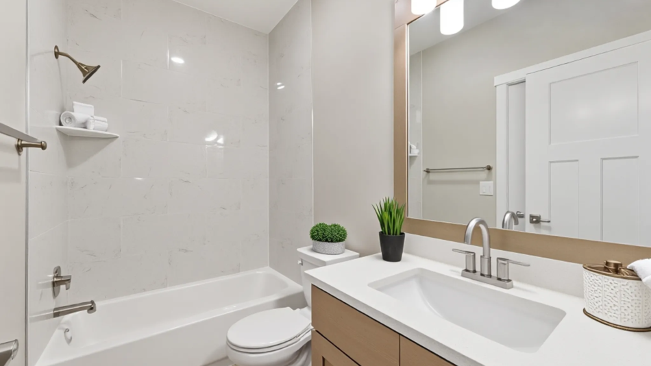 staged-_20251202230010_g9qavz