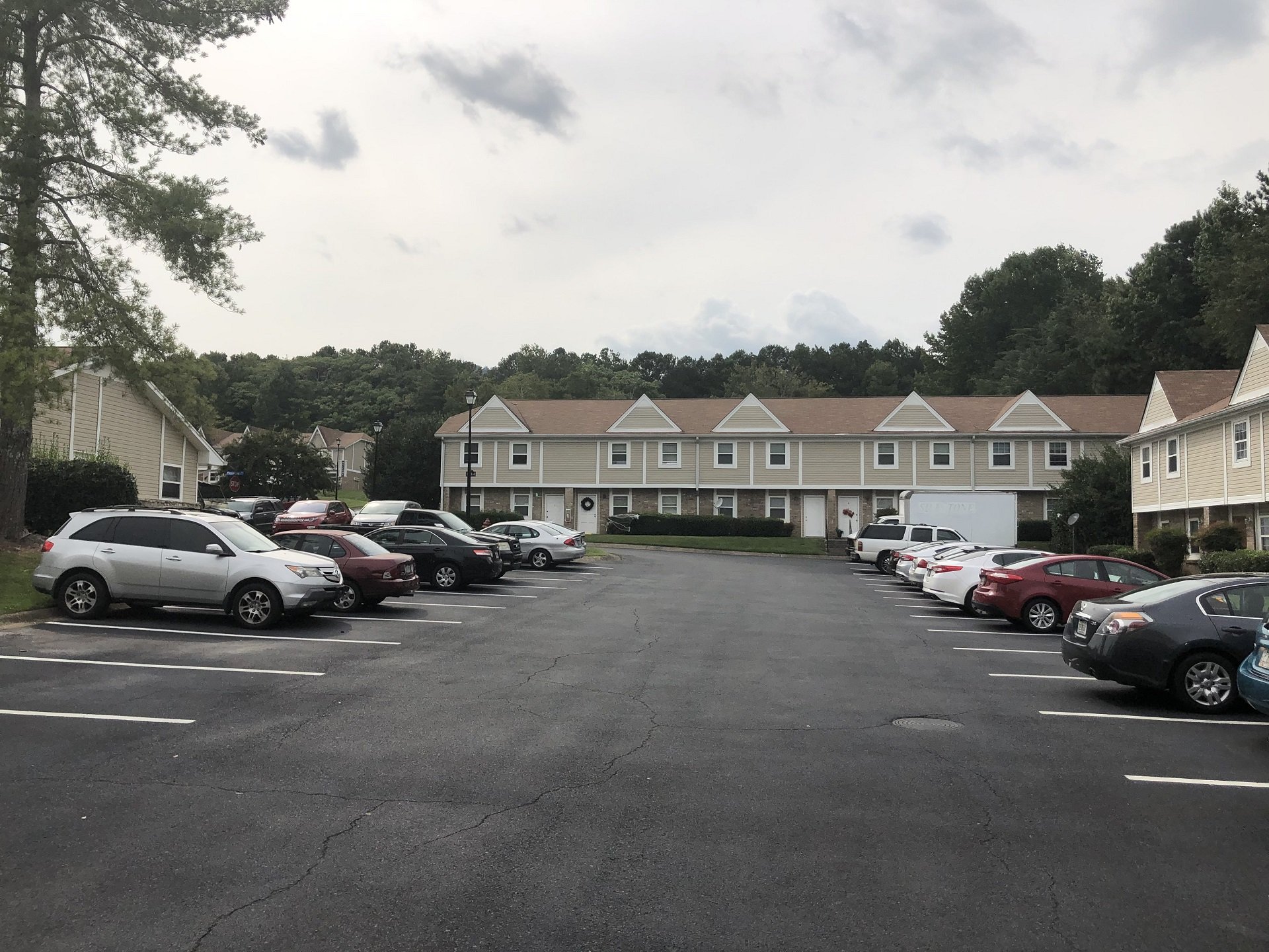 stonebrookeexterior2 Grocapitus